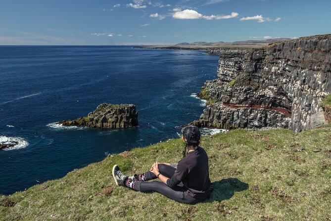 Private Secret Spots of Iceland Full day Tour with Photography by Luke - Stop 2: Brimketill Natural Pool, Ocean Sounds, and a Shift by Season