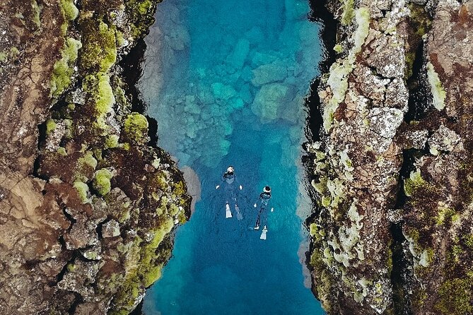 Private Silfra Snorkeling 6 p. group - Meet on Location - with Underwater Photos - Dry suit vs wet suit: fit, warmth, and keeping your feet happy
