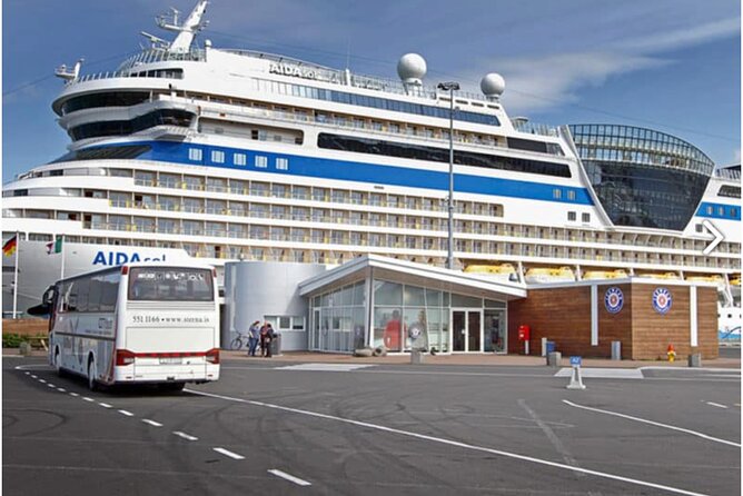 Private Transfer from Cruise Ship Port to Keflavik Int. Airport - The ride to Keflavik: comfort, safety, and useful conversation