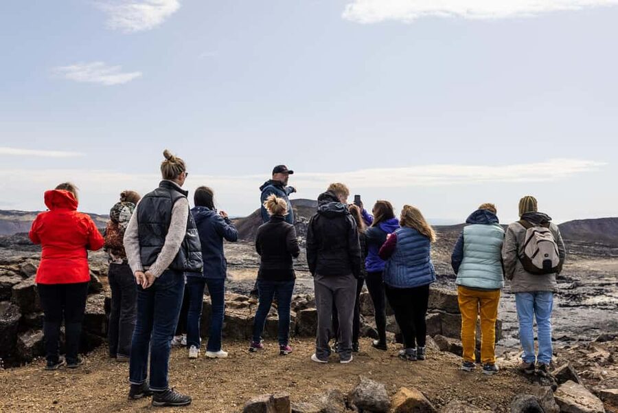 Reykjanes Peninsula: Super Jeep Volcano Shuttle Tour - Active vs dormant volcano day: how the tour adapts