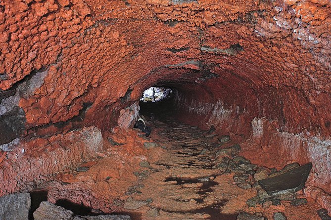 Reykjanes secret G spots - raw edition - Leiðarendi Cave: the highlight that turns lava into something you can walk through
