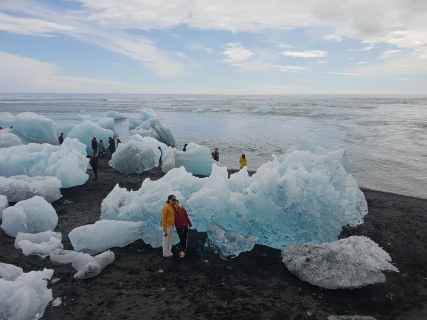 Reykjavík: 2-Day Tour with Icebergs, Glaciers & Waterfalls - Guide Style Makes or Breaks a Tight Route