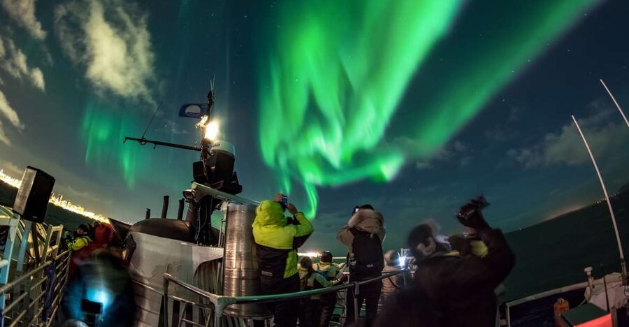 Reykjavik: 2-Hour Northern Lights by Boat with Backup Plan - What the aurora experience feels like on a moving boat