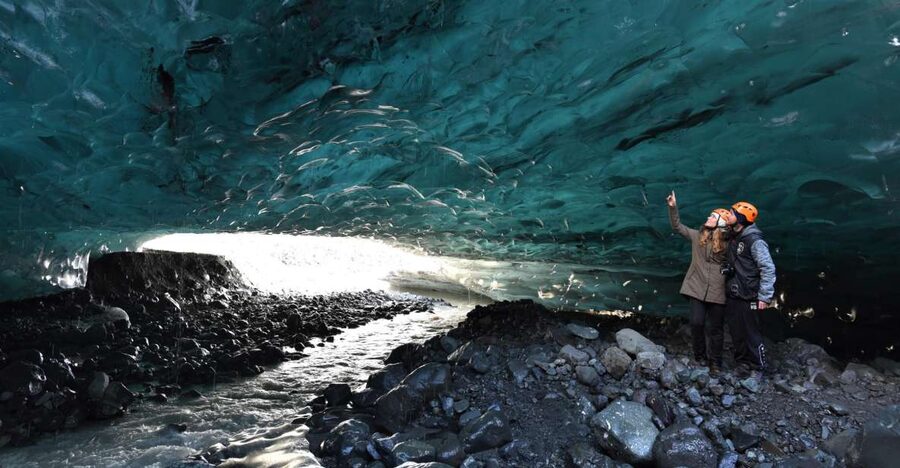 Reykjavik: 3-day South Coast and Golden Circle Experience - Day 2 on the South Coast: Seljalandsfoss, Gljúfrabúi, Skógafoss, then the Blue Ice Cave