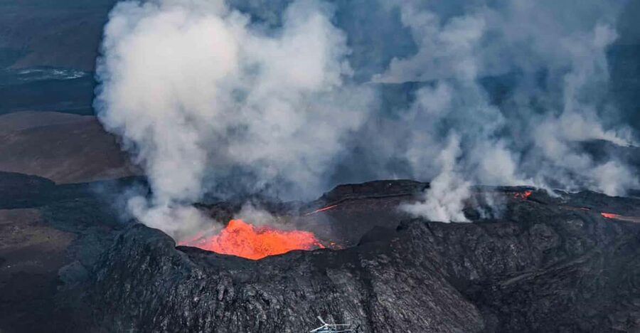 Reykjavik: 45-Minute Volcano Sightseeing Helicopter Tour - The first flight segment: Reykjavik Capital Area intro