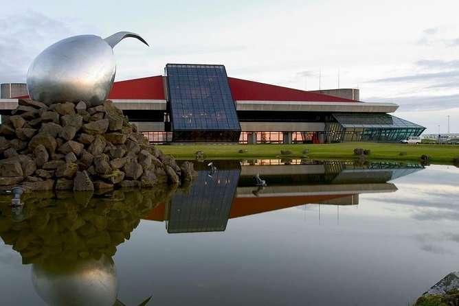 Reykjavik area to Keflavik Private Luxury Airport Transfer - Quick reasons to book this Reykjavik to Keflavik private luxury transfer