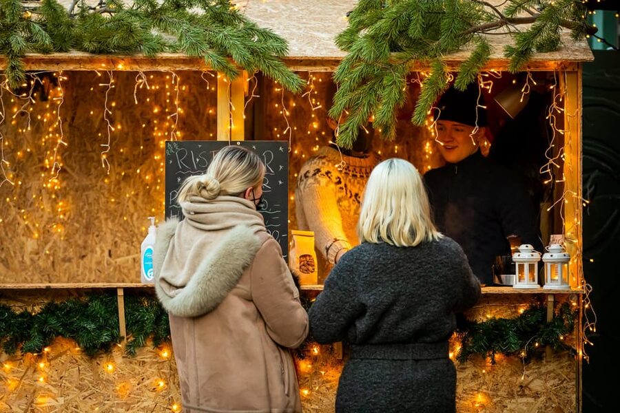 Reykjavik: Christmas Walking Tour with Icelandic Traditions - Ingólfur Square: Ice Skating, Market Stalls, and Real Holiday Energy
