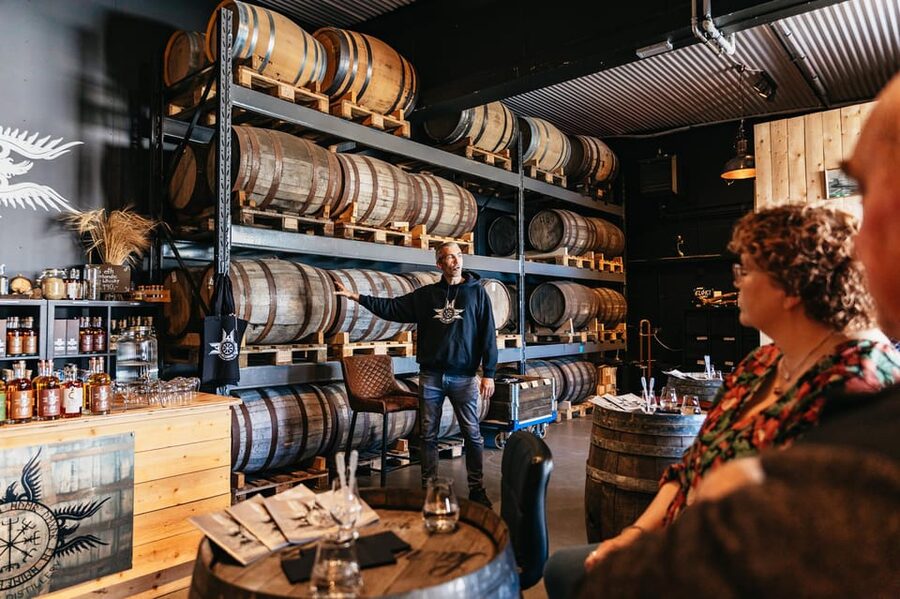 Reykjavik: Eimverk Distillery Guided Tour with Tasting - The 75-Minute Flow: From Welcome Sip to Behind-the-Scenes Photos