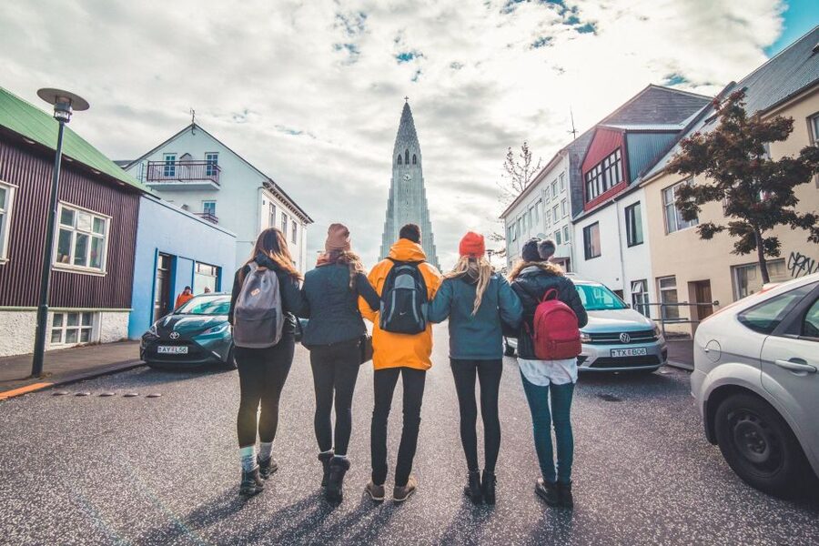 Reykjavik: Evening Icelandic Food and Drink Tour - Stop 1: The Icelandic Street Food Bite That Sets the Tone