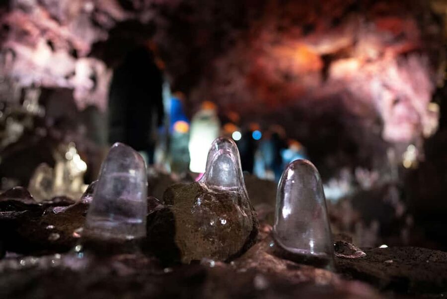 Reykjavik: Evening Lava Tunnel and Northern Lights Hunt - Should you book this Reykjavik evening lava tunnel and Northern Lights hunt?