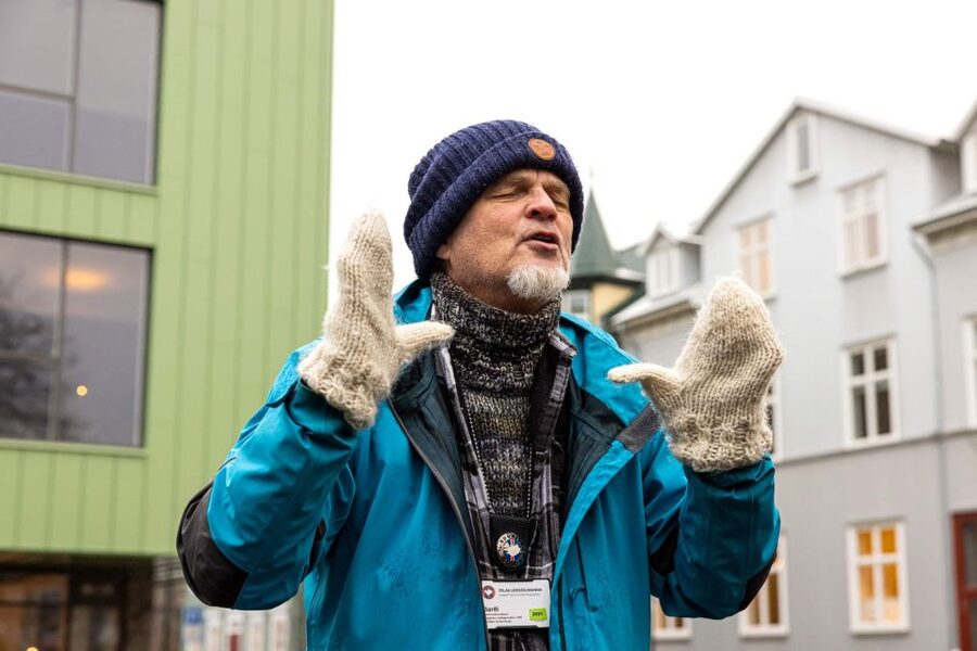 Reykjavik: Feline-Focused City Walking Tour - Starting at Hlöllabátar and setting the route by Ingólfstorg’s pillars