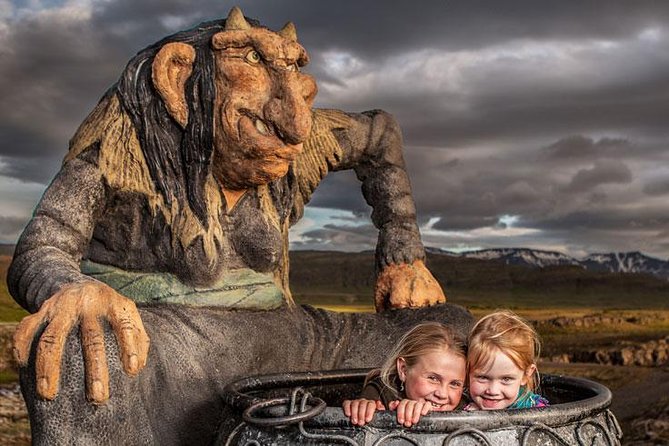 Reykjavik Folklore Walking Tour: Meet the Elves, Trolls & Ghosts of Iceland - Hólavallagarður and the Deacon of Dark River Ghost Stop