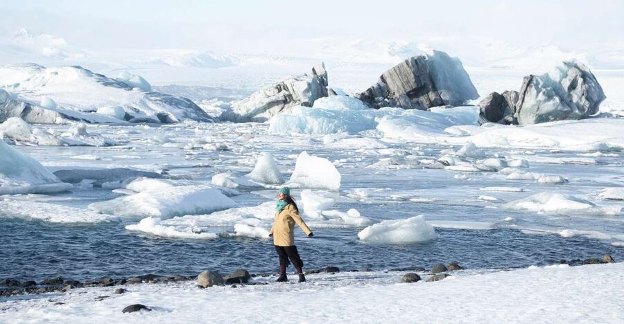 Reykjavik: Glacier Lagoon Boat Ride & Diamond Beach Day Tour - Diamond Beach black sand and ice, the quick stop that rewards patience