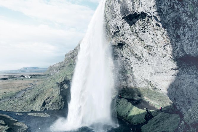 Reykjavik: Glacier Lagoon Boat Ride & South Coast Full Day Tour - Jökulsárlón Glacier Lagoon boat time, plus the science you will remember