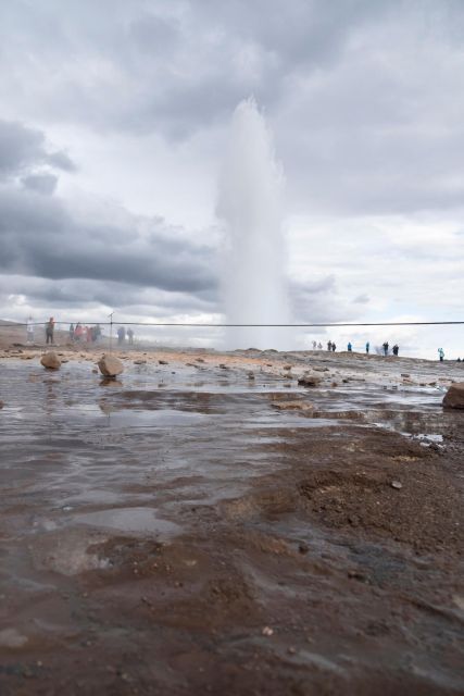 Reykjavík: Golden Circle, Blue Lagoon & Northern Lights Tour - Geysir area: eruptions, lunch time, and the joy of controlled chaos