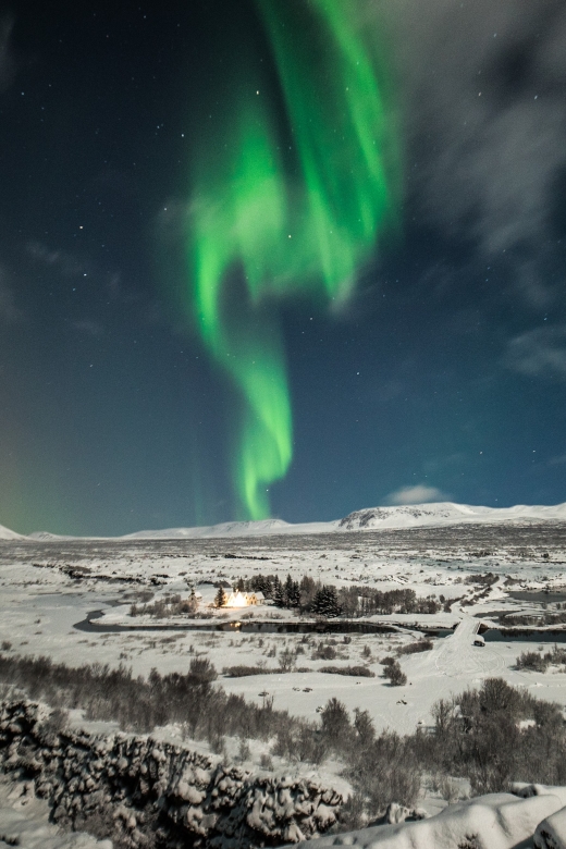 Reykjavík: Golden Circle, Blue Lagoon & Northern Lights Tour - Kerið crater: quick, photogenic, and wonderfully different from Gullfoss