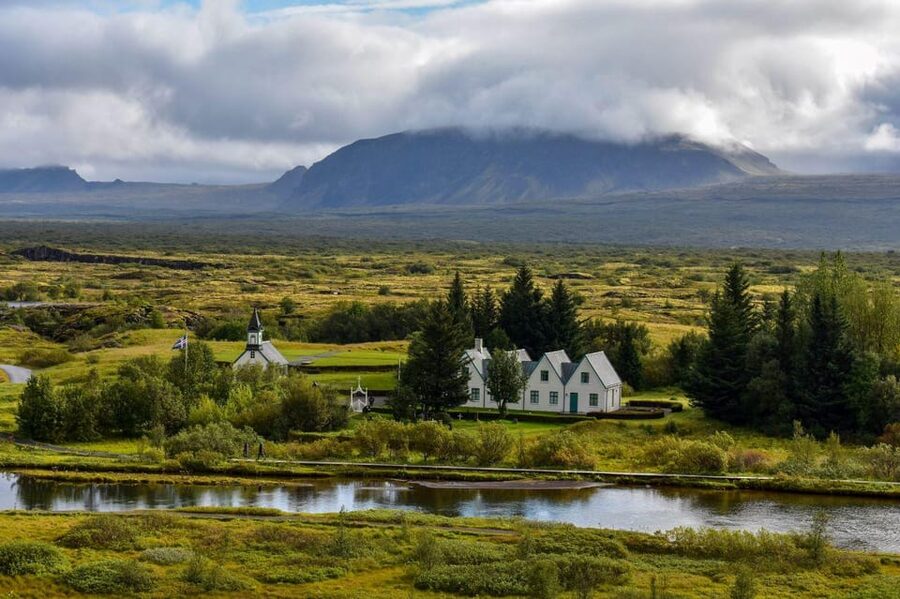 Reykjavík: Golden Circle, Bruarfoss, and Kerid Crater Tour - Thingvellir National Park: the 45-minute stop that balances walking and photos