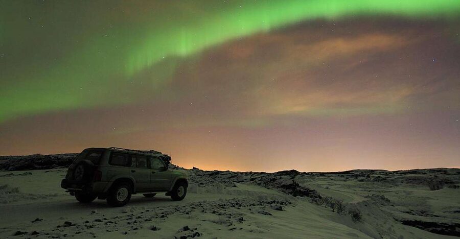 Reykjavik: Golden Circle & Northern Lights 4x4 Tour - A 10-hour Golden Circle day that ends with an aurora chase