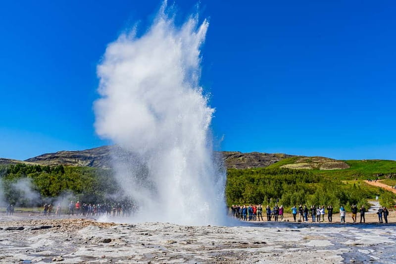 Reykjavik: Golden Circle Super Jeep and Snowmobile Tour - The one-hour snowmobile ride: thrill with real rules