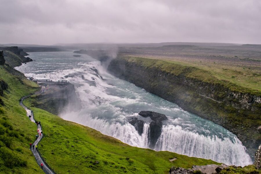 Reykjavik: Golden Circle, Tomato Farm and Kerið Crater Tour - Guides make or break the day