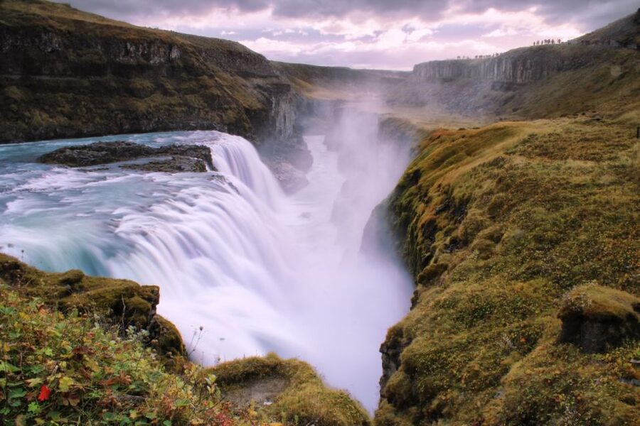 Reykjavik: Golden Circle, Tomato Farm and Kerið Crater Tour - Þingvellir National Park: history and tectonic motion in one walk