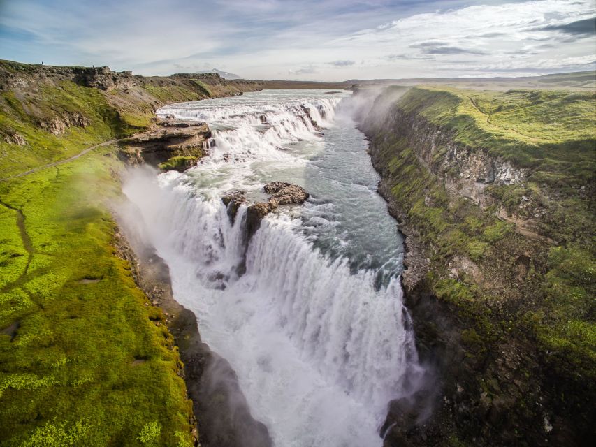 Reykjavík: Golden Circle Tour & Perlan Museum Tour - Golden Circle and Perlan in one day, what stands out