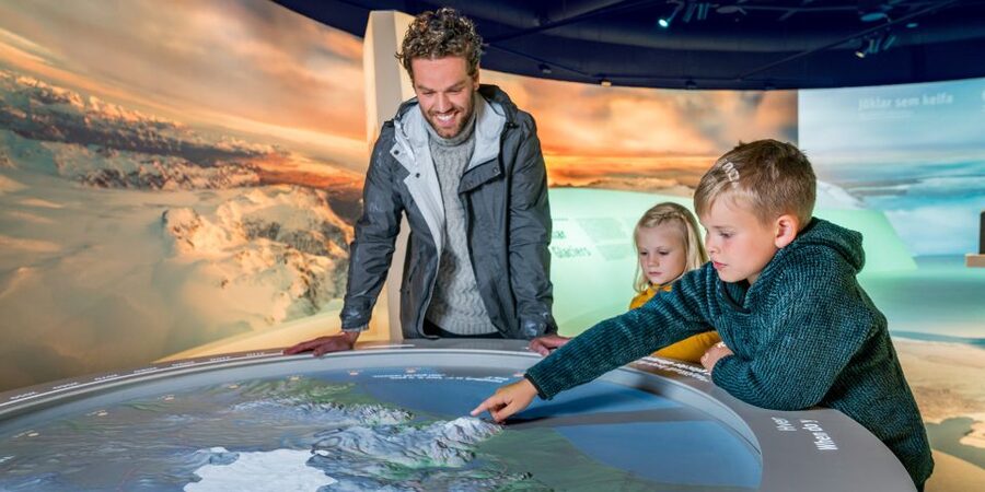 Reykjavík: Golden Circle Tour & Perlan Museum Tour - How the 10-hour flow actually feels from pickup to Perlan