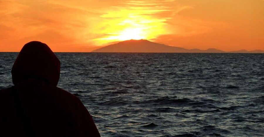 Reykjavik: Midnight Sun Whale Watching Tour - Meeting at Elding and using the Whale Watching Center to set your eyes up