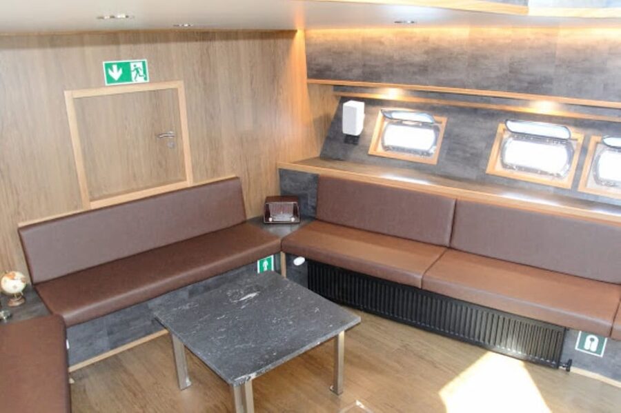 Reykjavík: New Year's Eve Northern Lights Yacht Cruise - Practical call-making: how to decide before New Year’s Eve