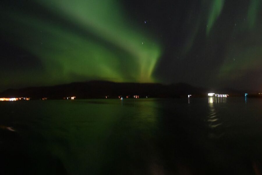Reykjavik: Northern Lights Guided Boat Tour - Leaving Reykjavik’s Lights Behind, on Rósin or Andrea