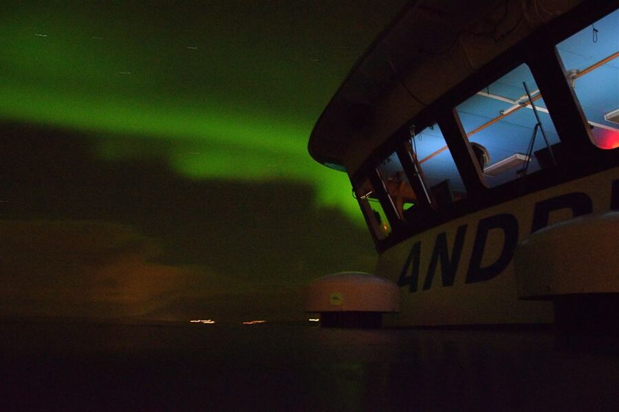 Reykjavik: Northern Lights Guided Boat Tour - Price and Value: What You Get for $106 in 2.5 Hours