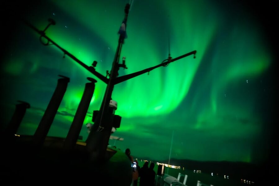 Reykjavik: Northern Lights Guided Boat Tour with Photos - Who this tour suits best, and who should consider alternatives