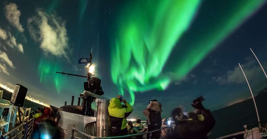 Reykjavik: Northern Lights Guided Boat Tour - How the Crew Hunts the Aurora From the North Atlantic
