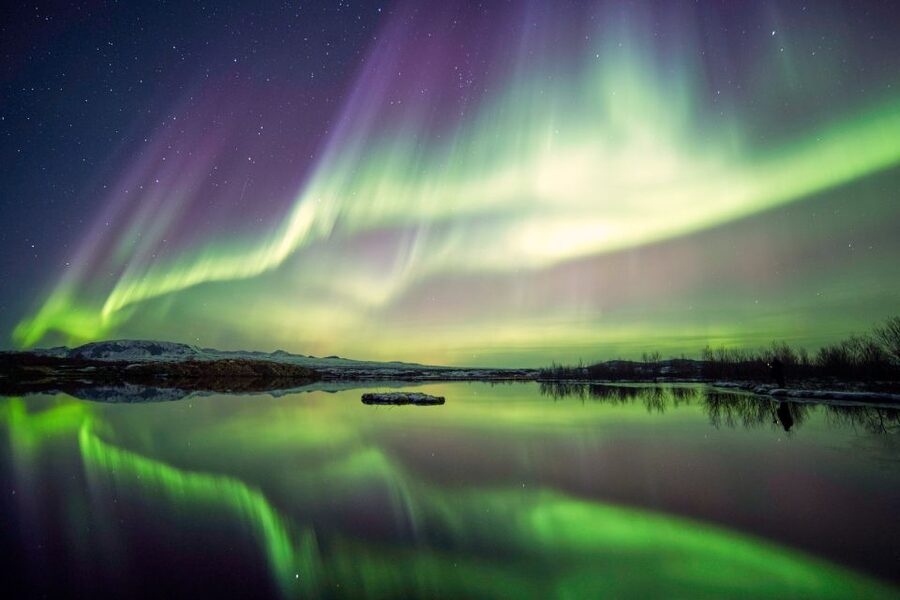 Reykjavík: Northern Lights Minibus Tour with Photos - The Drive Out and the Viewing Stop That Makes the Difference