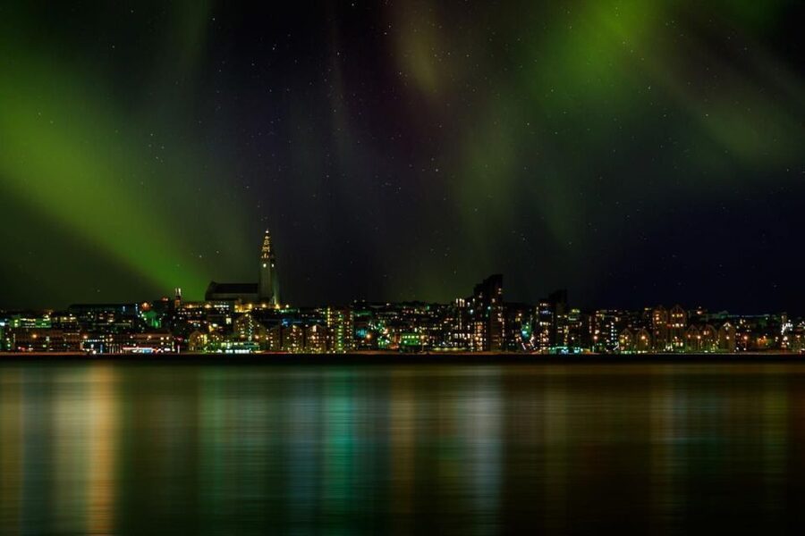 Reykjavik: Northern Lights Motor Yacht Cruise - Photography and spotting tips that fit this cruise