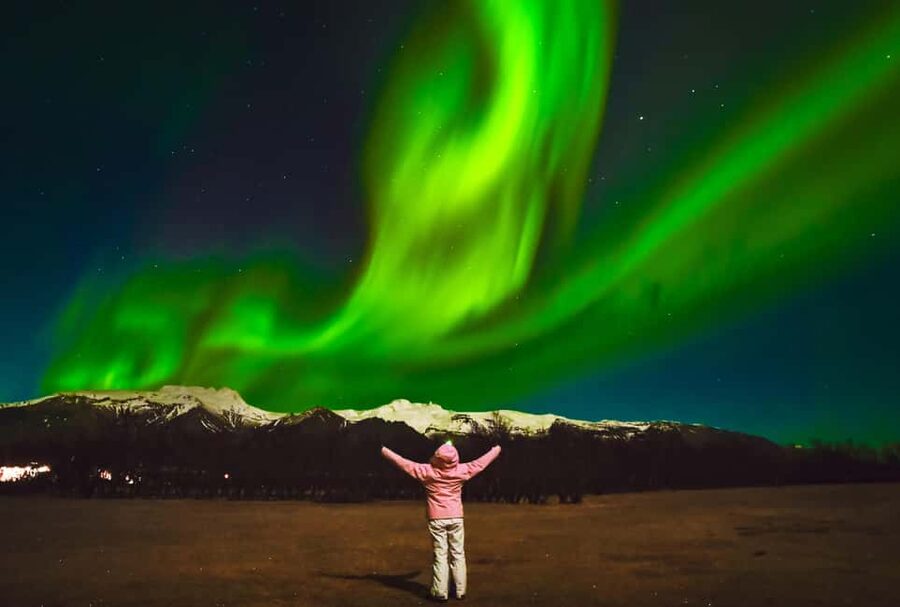 Reykjavik: Northern Lights Tour with Chinese Guide冰岛雷市中文极光团 - Aurora Photography Tips You Can Use Immediately