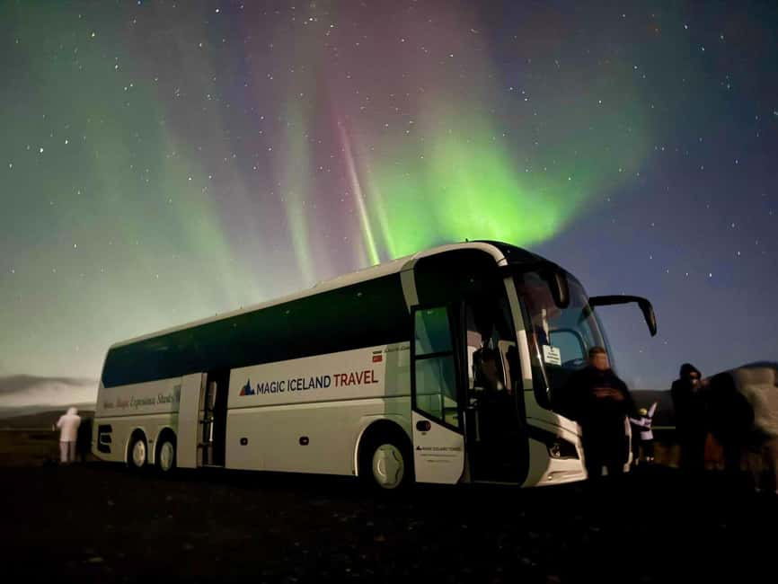 Reykjavik: Northern Lights Tour with Chinese Guide冰岛雷市中文极光团 - Your Coach Comfort: Wi-Fi, Hot Drinks, and a Less Miserable Night