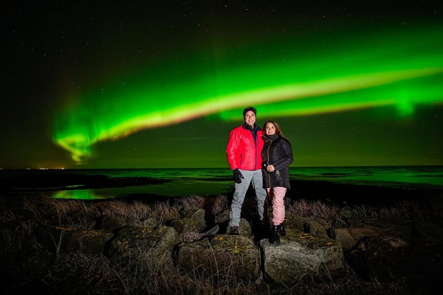 Reykjavik: Northern Lights Tour with Private Photographer - Unlimited pro photos, extra tripods, and getting better shots in the cold