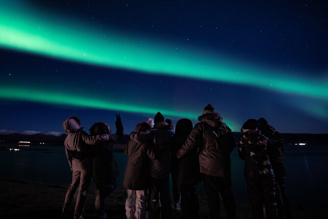 Reykjavik Northern Lights Tour with Professional Photographer - The private format: up to 7 people, shorter waits, better focus