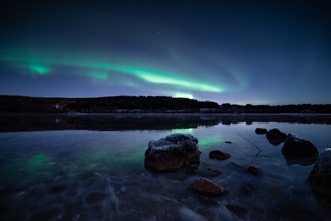 Reykjavik Northern Lights Tour with Professional Photographer - How the night’s first main stop works