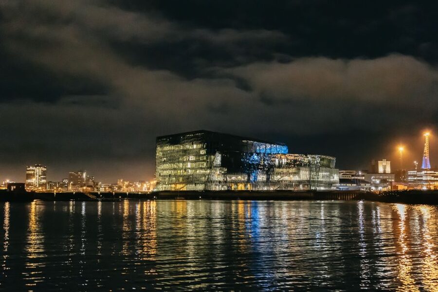 Reykjavik: Northern Lights Yacht Tour - The Bar, Hot Drinks, and Why Warmth Changes the Trip