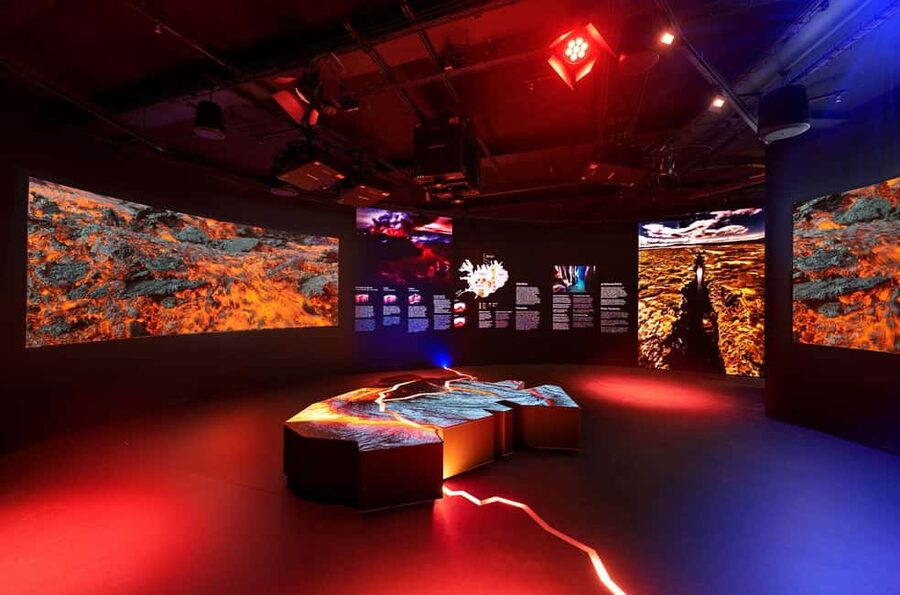 Reykjavik: Perlan - Wonders of Iceland Experience - The Northern Lights planetarium in 8K: your aurora backup plan