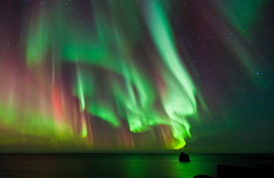 Reykjavik: Premium Northern Lights Tour with Free Photos - A premium-feeling northern lights night, built around real Iceland winter comfort