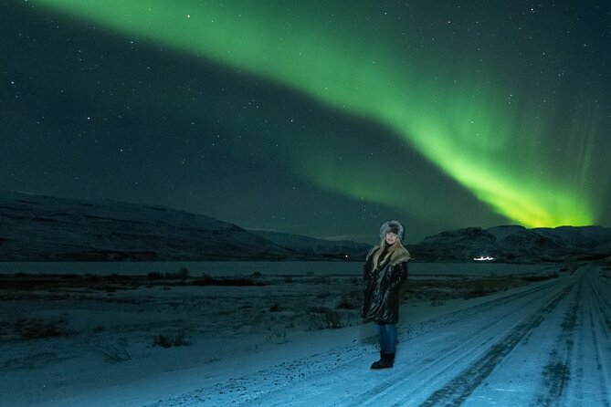 Reykjavik Private Northern Lights Tour with Pro Photographer - Meet your pro photographer and get instant camera help