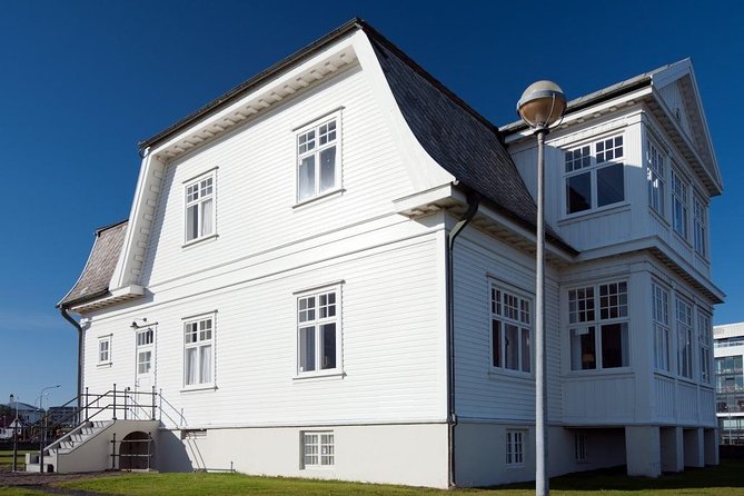 Reykjavik Sightseeing Tour - Stop 2: Hofdi House, Where Two Superpowers Met in 1986