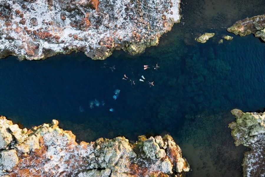 Reykjavík: Silfra Fissure Snorkeling between Two Continents - After the swim: warming up, cookies, and how the full timing feels