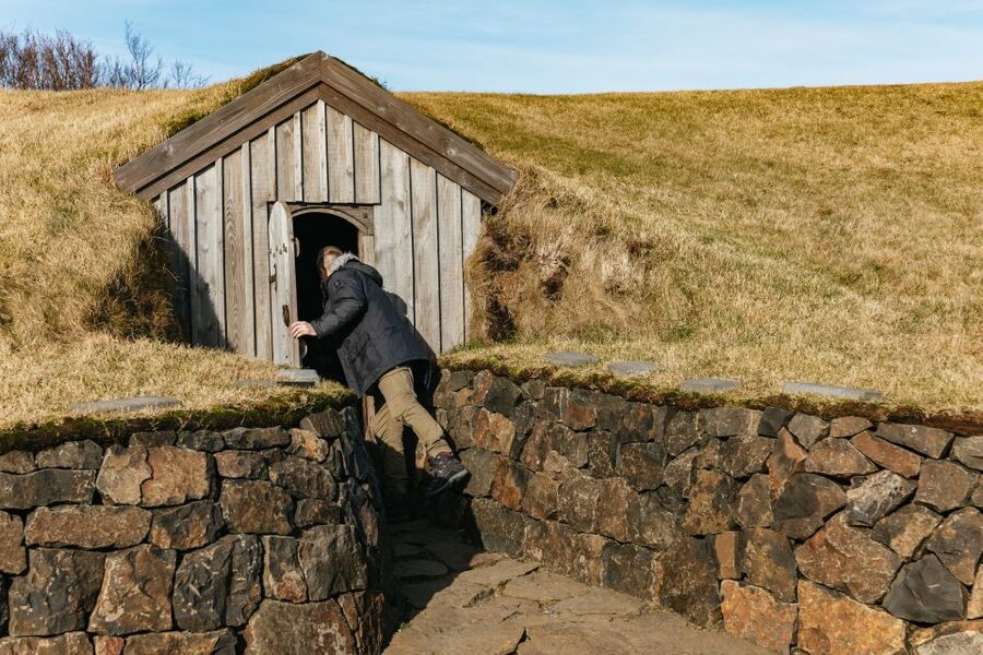 Reykjavik: Silver Circle Tour, Canyon Ride, & Thermal Baths - Reykholt and Snorralaug: medieval Iceland meets natural hot water