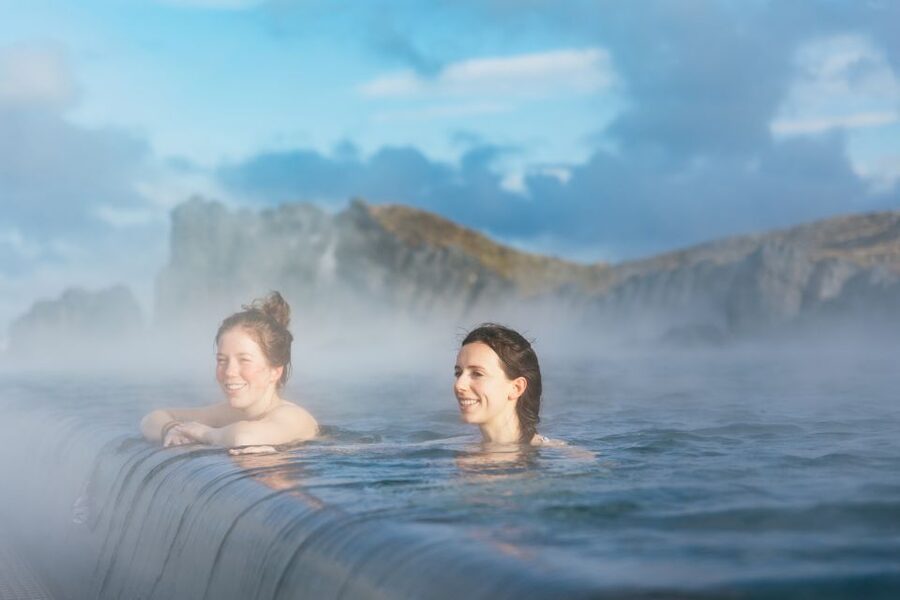 Reykjavik: Sky Lagoon Admission with Transfer - Sunset strategy: when to go for the best views and the calmer feel