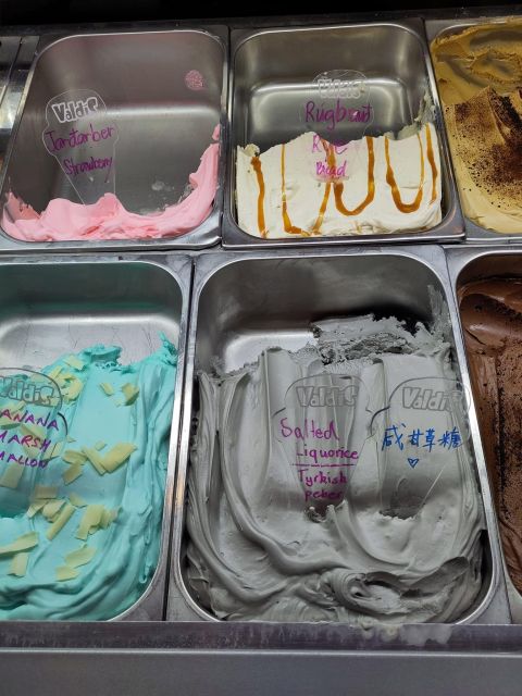 Reykjavik: The Icelandic Sweet Tooth Tour - Loo.koo.mas Shopping Stop: Gifts, Flavor, and a Break from Eating