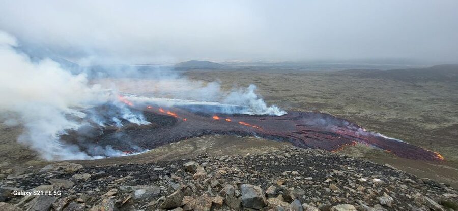 Reykjavík: Volcano Hike, Visit Grindavík and Blue Lagoon - Blue Lagoon Comfort Admission, Silica Mask, and One Drink